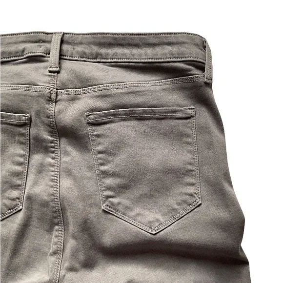 L'AGENCE Women's Margot High Rise Light Gray Skinny Jeans, size 30 - Picture 6 of 11
